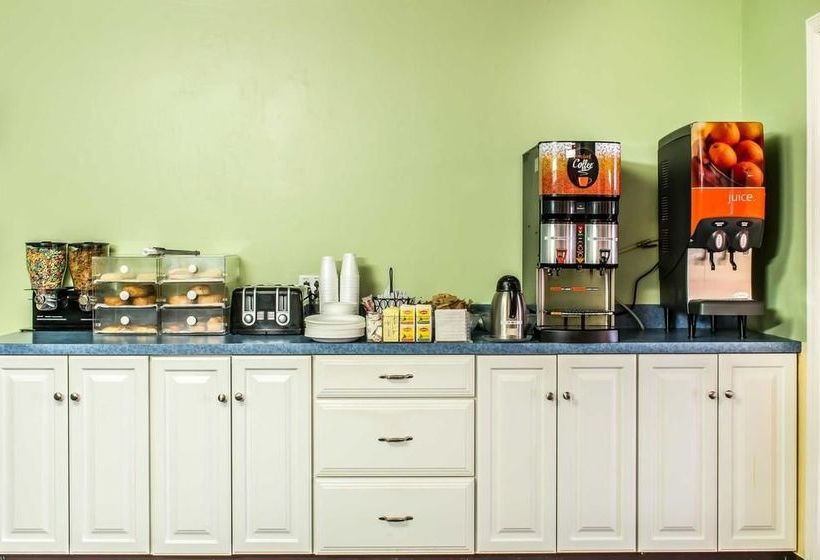 Отель Rodeway Inn Amish Country