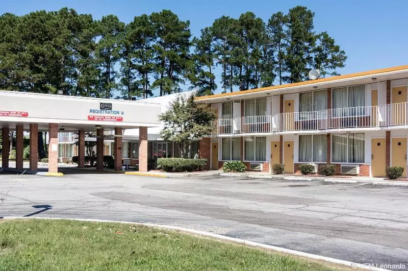 Отель Rodeway Inn Emporia Inn