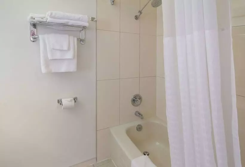 Surestay Hotel By Best Western North Vancouver Capilano