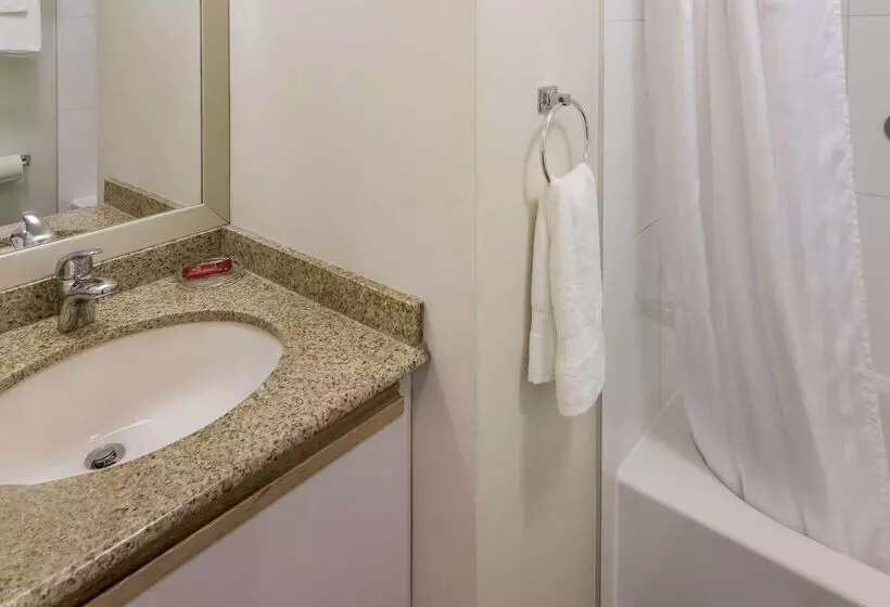 Surestay Hotel By Best Western North Vancouver Capilano