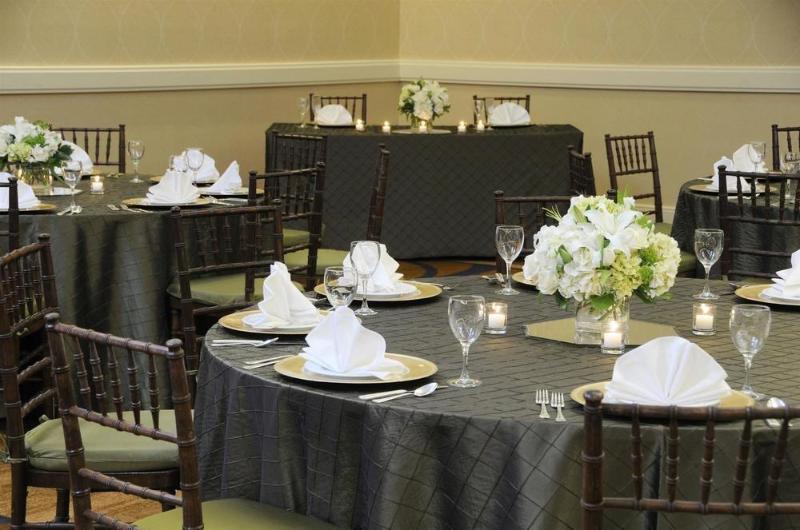 هتل The Westin Crystal City Reagan National Airport