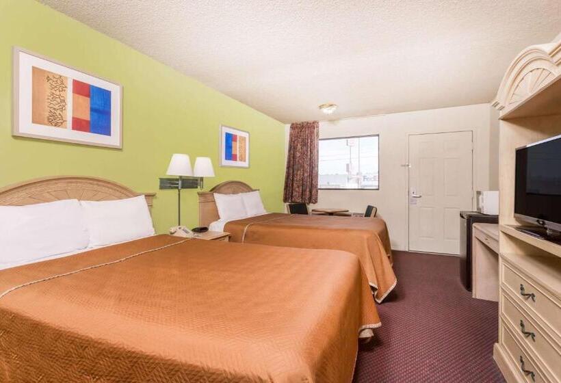 בית מלון כפרי Travelodge By Wyndham Cordele