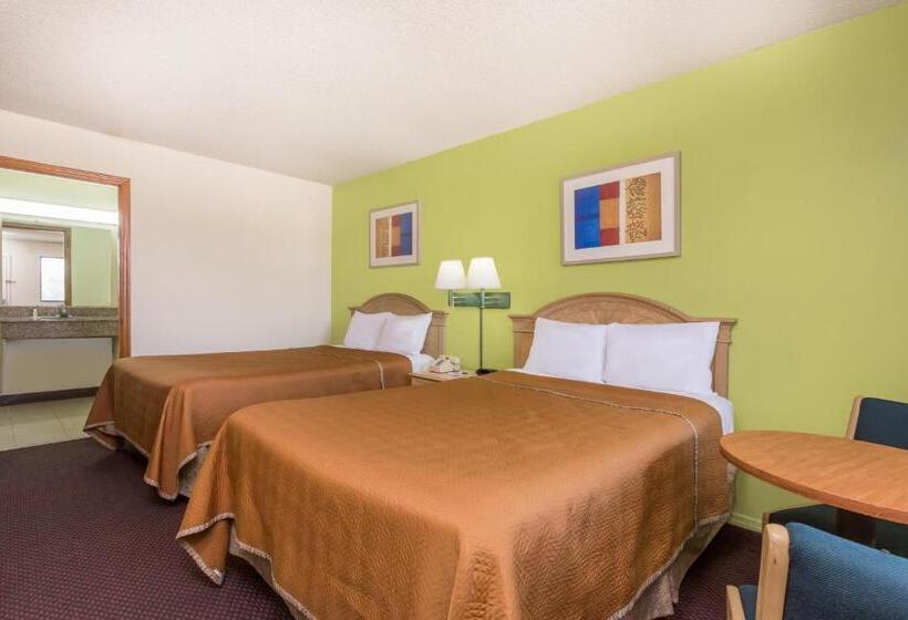 בית מלון כפרי Travelodge By Wyndham Cordele