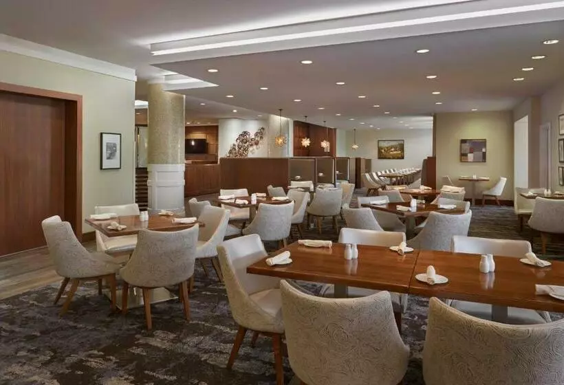 Sheraton Parkway Toronto North Hotel & Suites