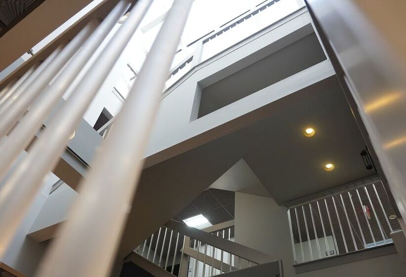 酒店 American Inn & Suites