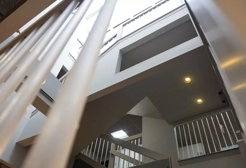 酒店 American Inn & Suites