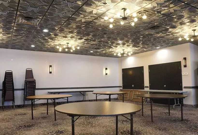 酒店 American Inn & Suites