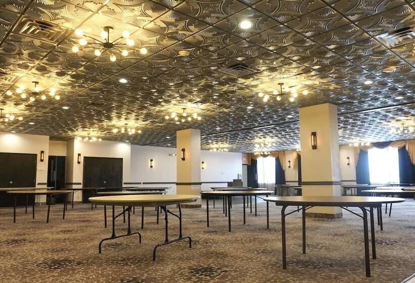 酒店 American Inn & Suites