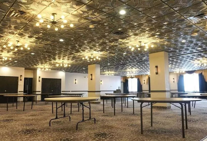 酒店 American Inn & Suites