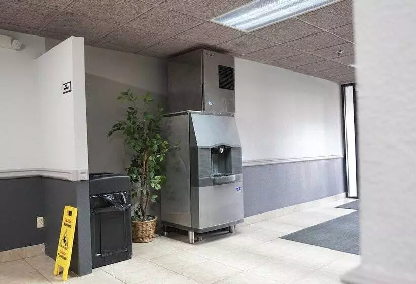 酒店 American Inn & Suites