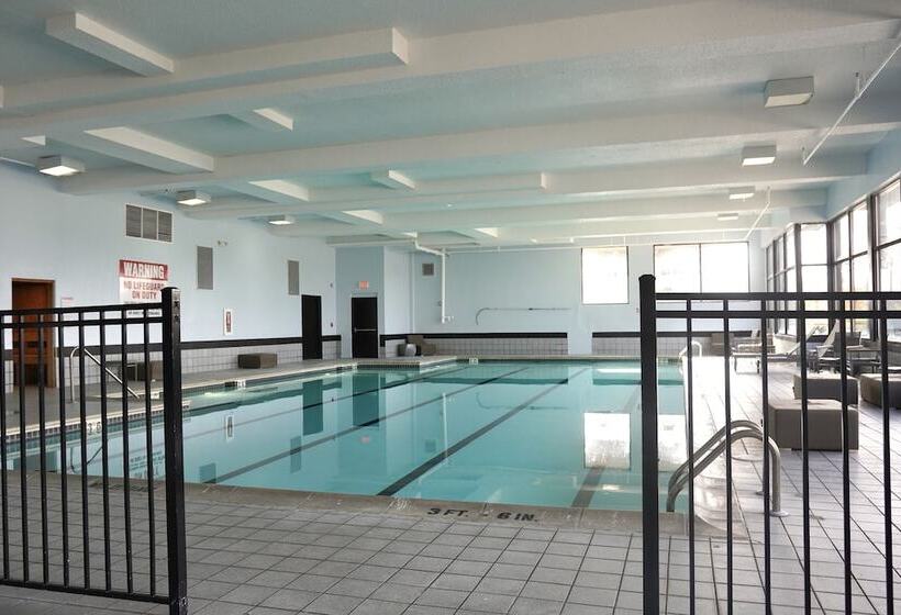 酒店 American Inn & Suites