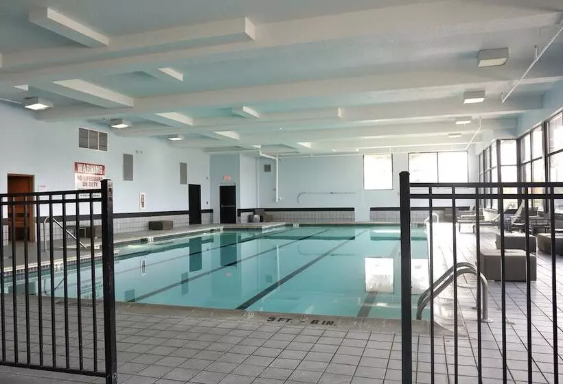 酒店 American Inn & Suites