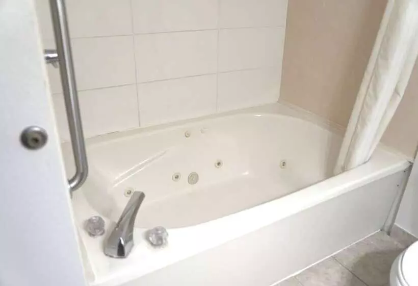 酒店 American Inn & Suites