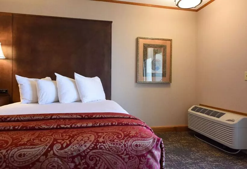 هتل Best Western Plus Dockside Waterfront Inn