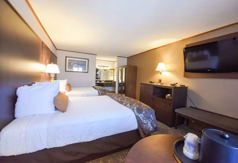 هتل Best Western Plus Dockside Waterfront Inn