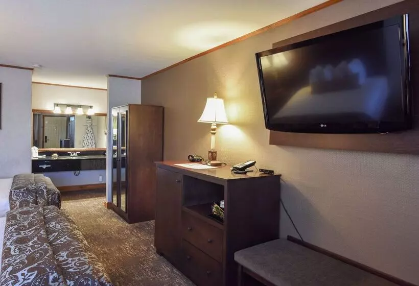 هتل Best Western Plus Dockside Waterfront Inn