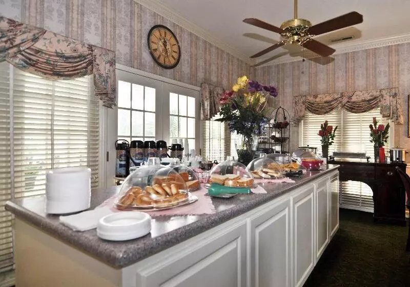 בית מלון כפרי Best Western Plus Santee Inn