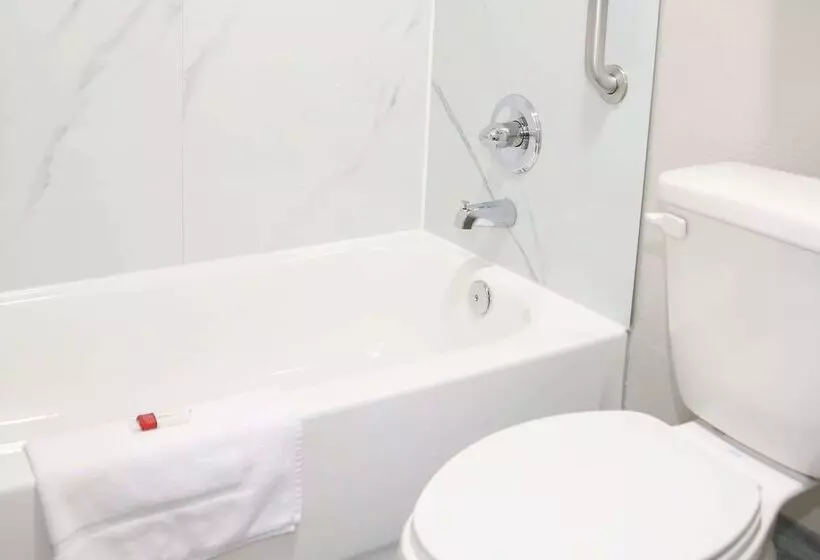 هتل Days Inn By Wyndham Monroe, Louisiana