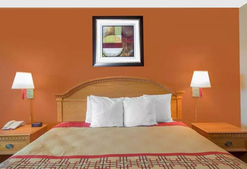 هتل Days Inn By Wyndham Monroe, Louisiana