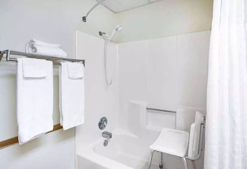 Hotelli Days Inn By Wyndham Monticello