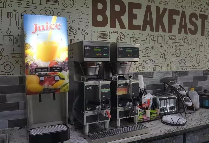 Отель Econo Lodge Oak Grove Blue Springs