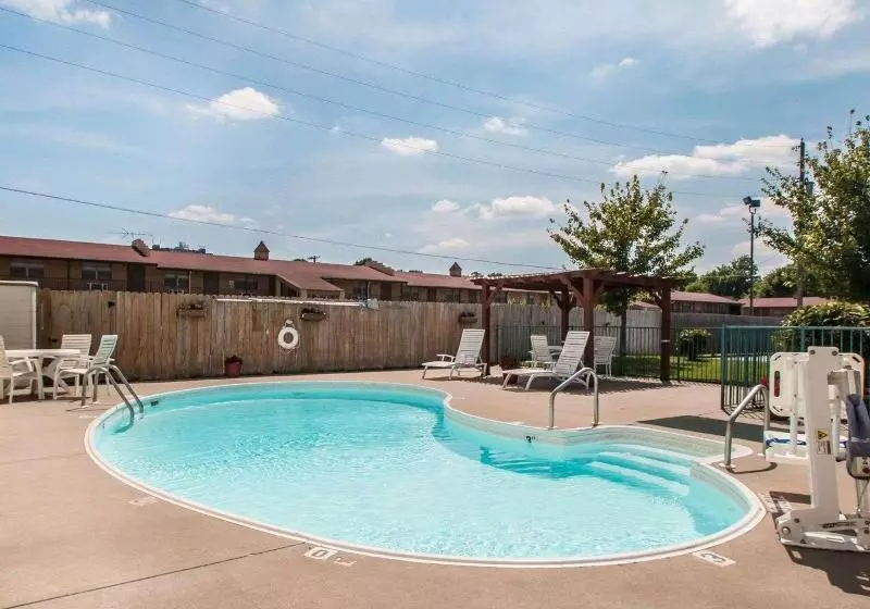 هتل Econo Lodge Springfield I44