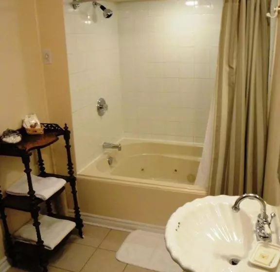 Hotel Halifax Waverley Inn