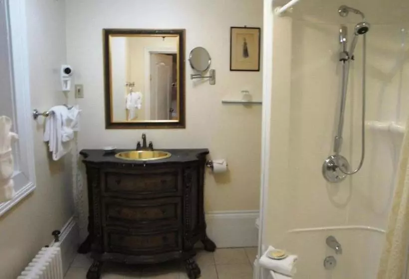 Hotel Halifax Waverley Inn