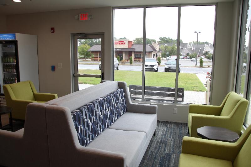 בית מלון כפרי Holiday Inn Express Rocky Mount Sports Center By Ihg