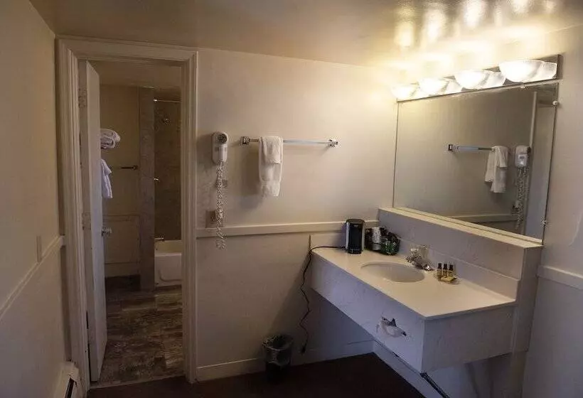 Отель Kachina Lodge