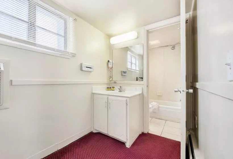 Отель Kachina Lodge