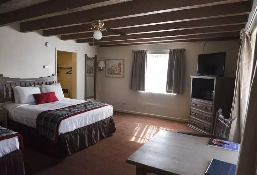Отель Kachina Lodge