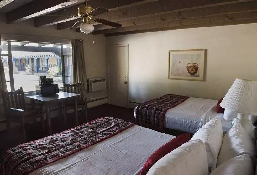 Отель Kachina Lodge