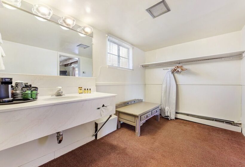 فندق Kachina Lodge