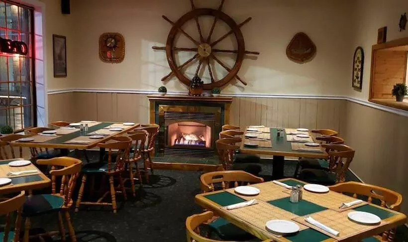 Отель Riviera Inn And Suites 1000 Islands