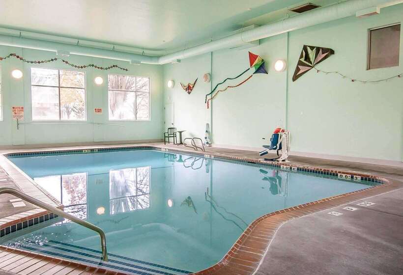 فندق Quality Inn Downtown Convention Center