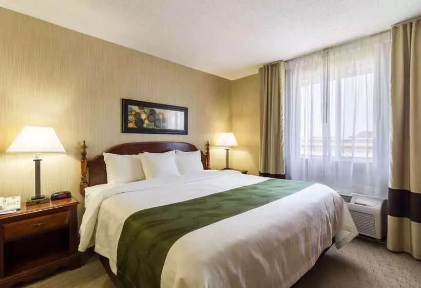 هتل Quality Inn