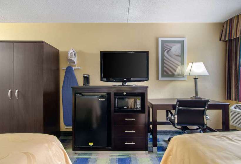 فندق Quality Inn Merriam  Kansas City