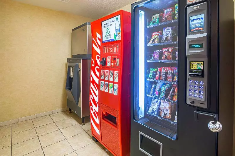 Отель Travelodge By Wyndham Rapid City/black Hills