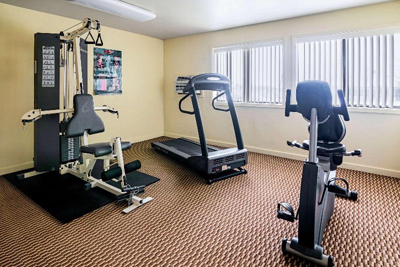 בית מלון כפרי Travelodge By Wyndham Rapid City/black Hills