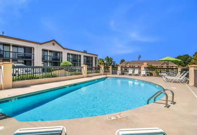 Отель Quality Inn Suwanee I85