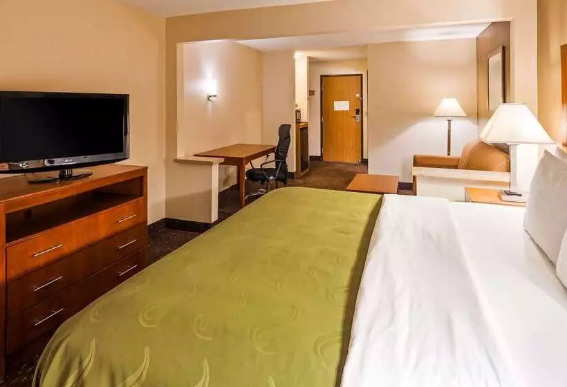 Отель Quality Inn