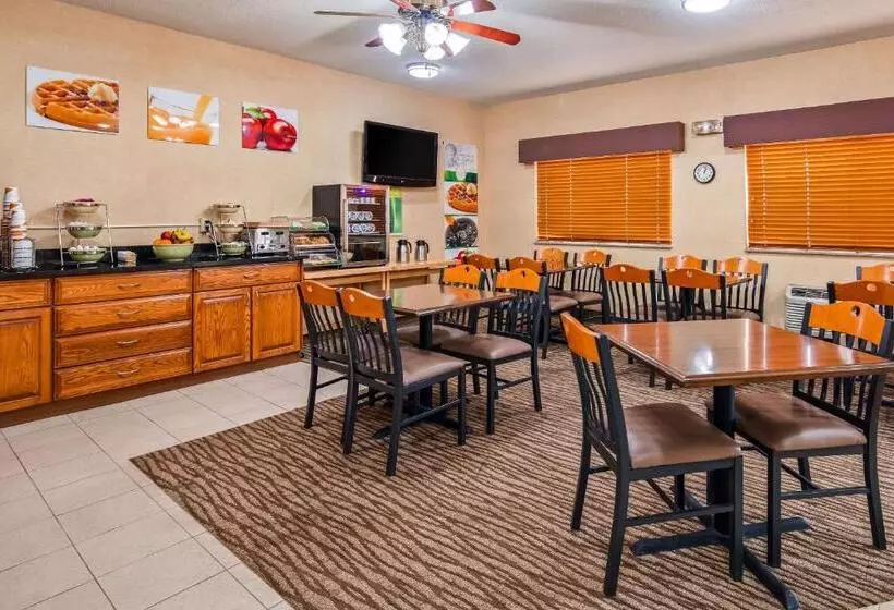 Отель Quality Inn