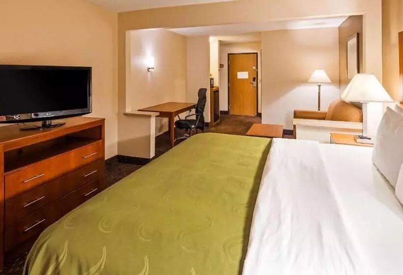 Отель Quality Inn