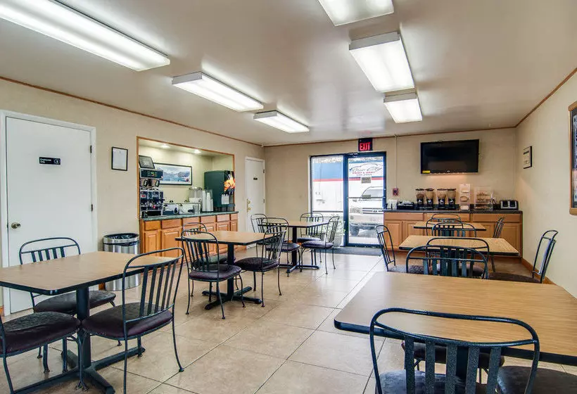 호텔 Rodeway Inn Civic Center