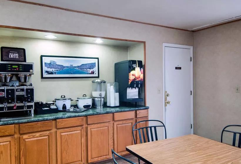 호텔 Rodeway Inn Civic Center