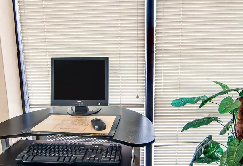 호텔 Rodeway Inn Civic Center