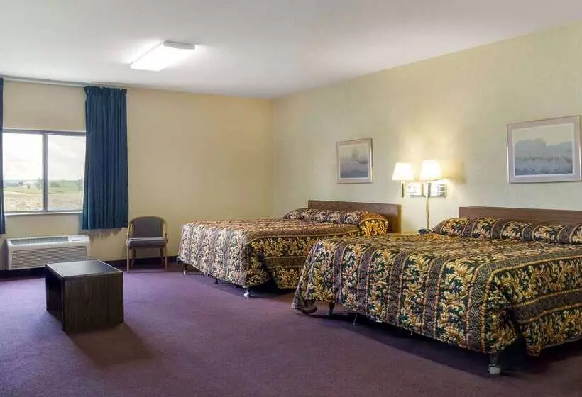 בית מלון כפרי Rodeway Inn