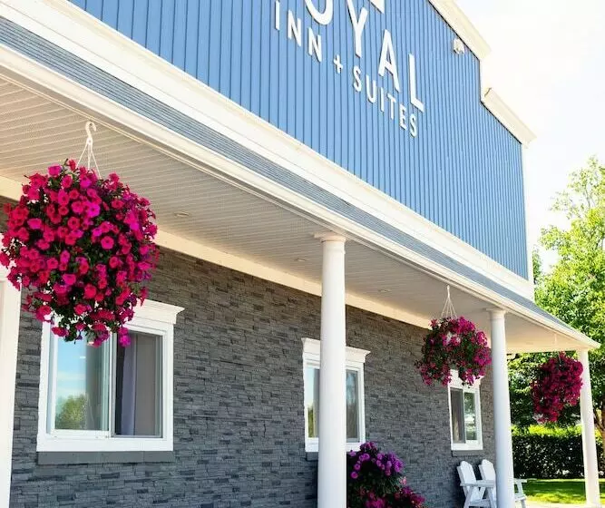 Отель Royal Inn & Suites