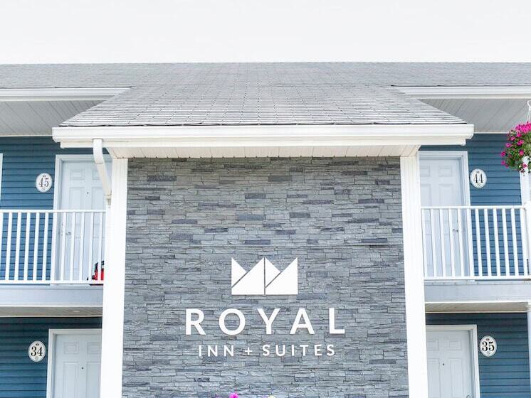 هتل Royal Inn & Suites